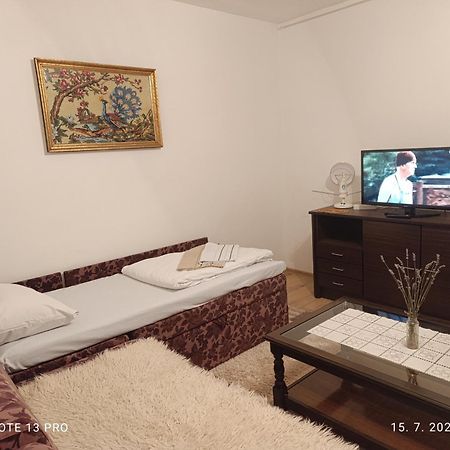 Apartment Safir - Free Parking ซาราเยโว ภายนอก รูปภาพ