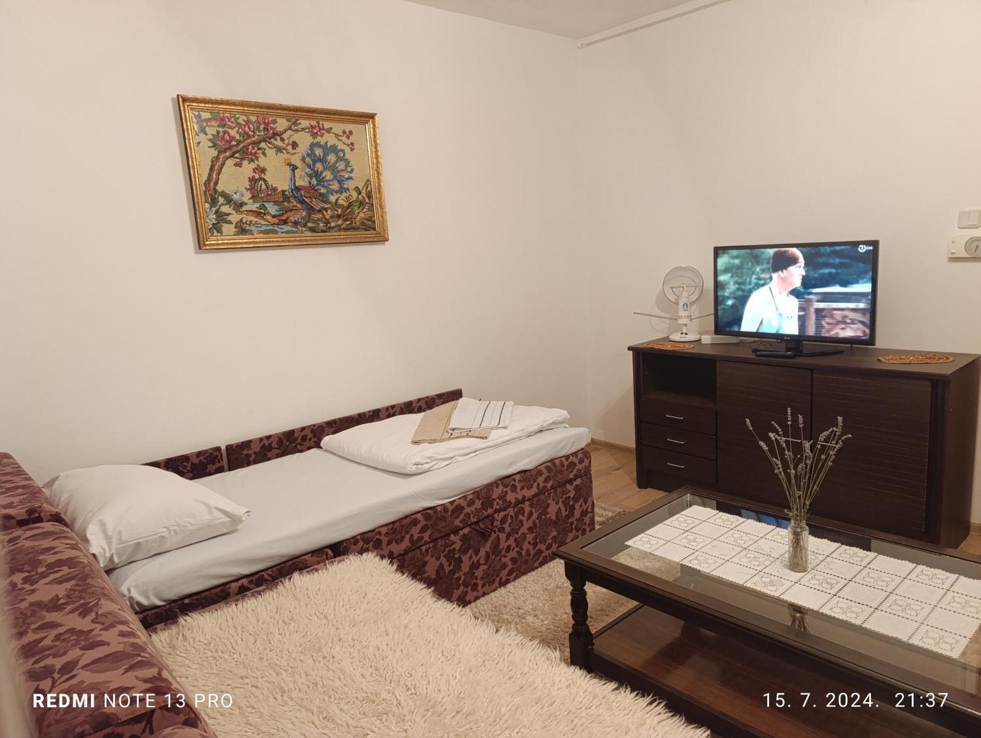 Apartment Safir - Free Parking ซาราเยโว ภายนอก รูปภาพ